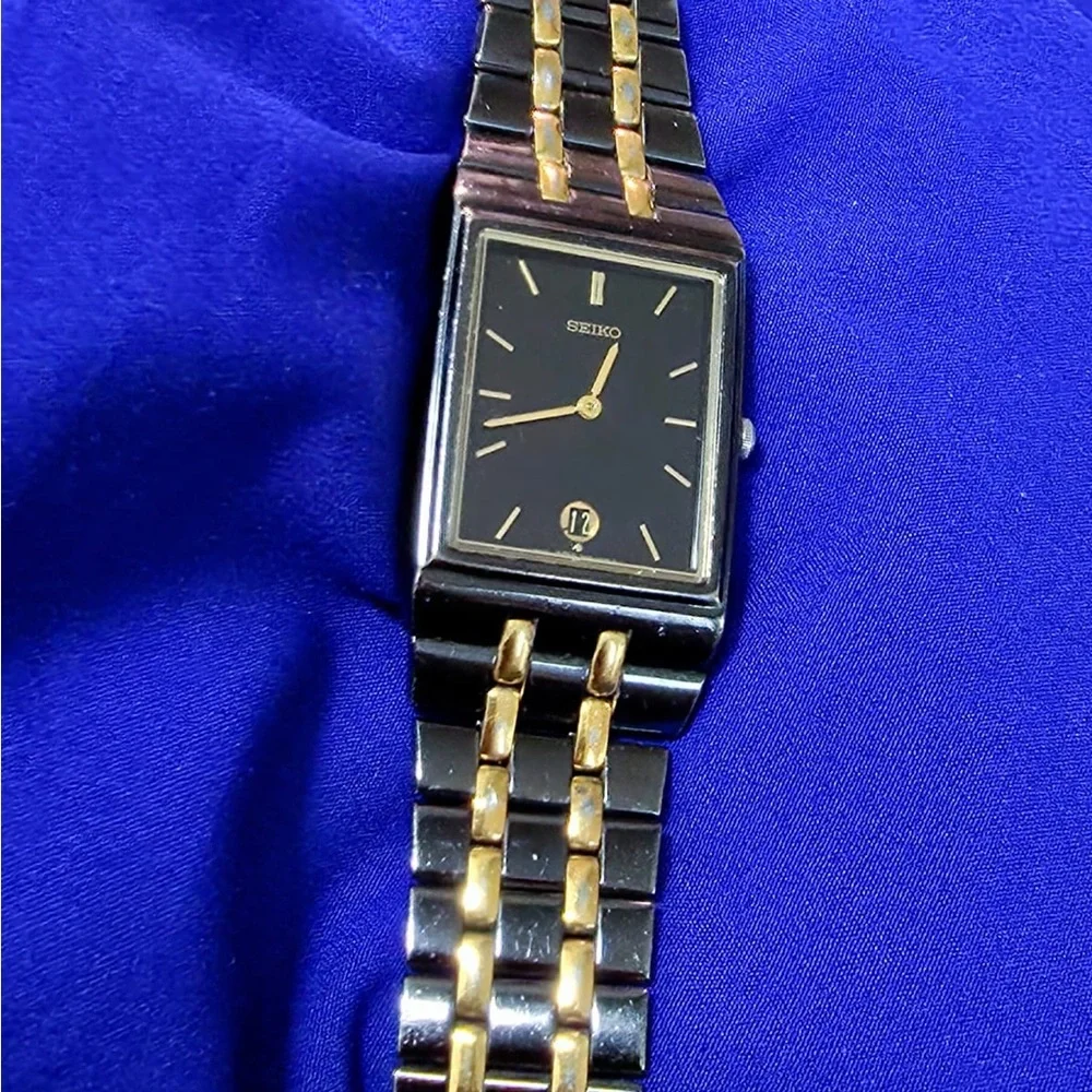 Seiko Slim Vintage 7N39-5A29 Black Gold Mens Watch